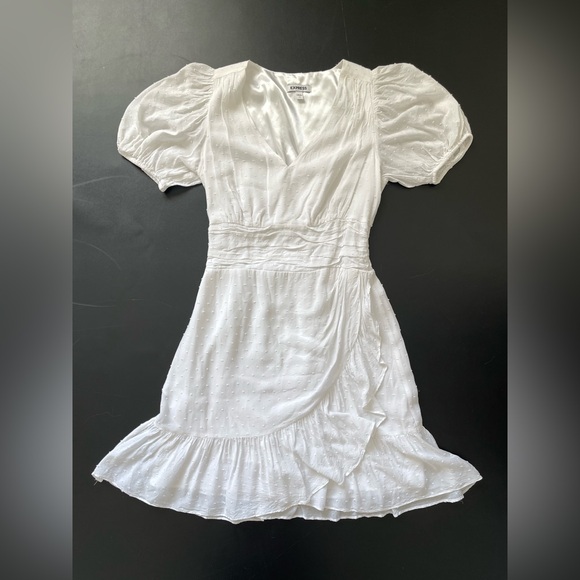 Express Dresses & Skirts - Express Clip Dot Ruffle (Faux) Wrap Dress | White/XS